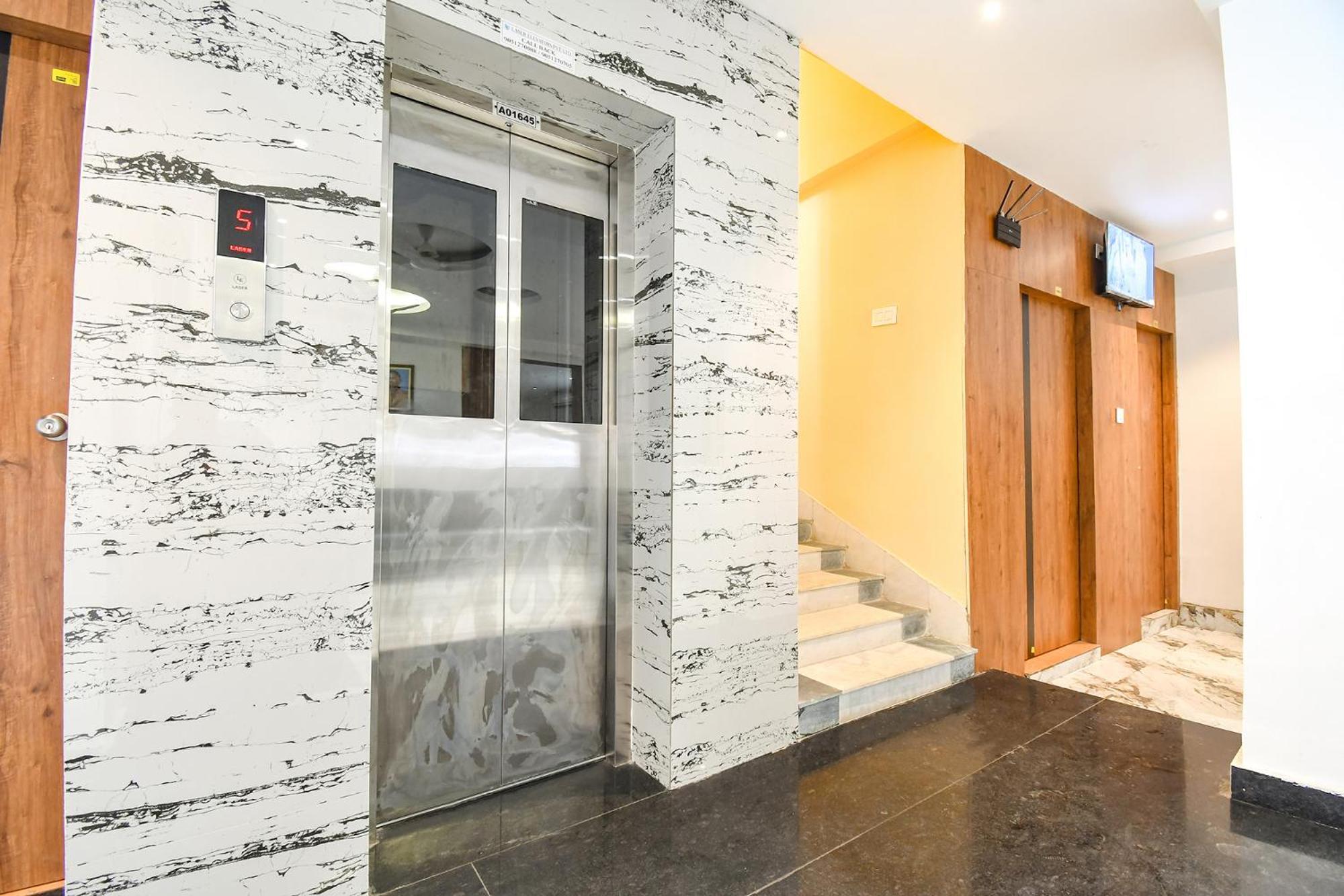 Fabhotel Prime The Golden Plaza - Nr Tarapith Temple Exterior foto